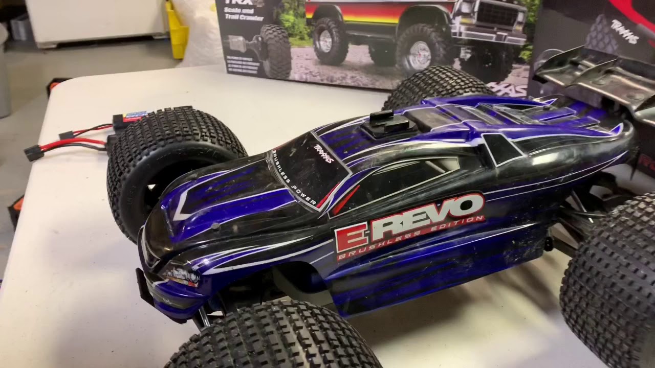 E Revo vs E Maxx