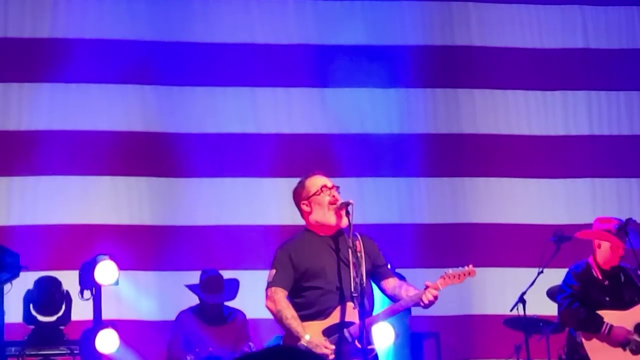 Aaron Lewis and Stateliners 