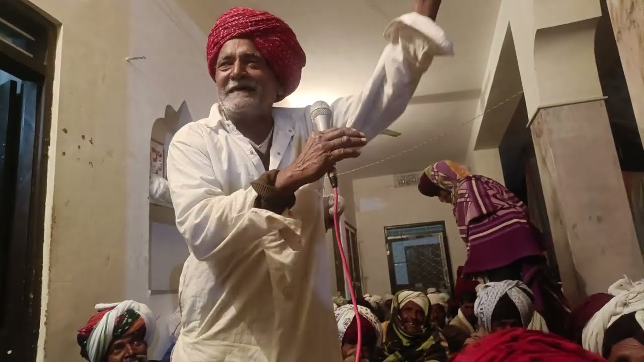 छीतरजी शोयला हंसी बहुत ही अच्छी लगती हैं