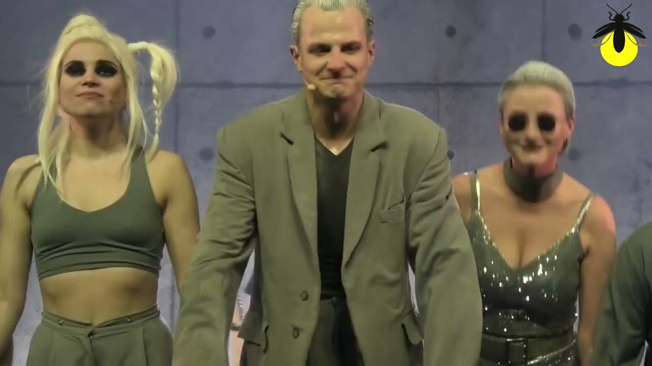 Teatr Muzyczny w Poznaniu, Kombinat: oklaski i ukłony