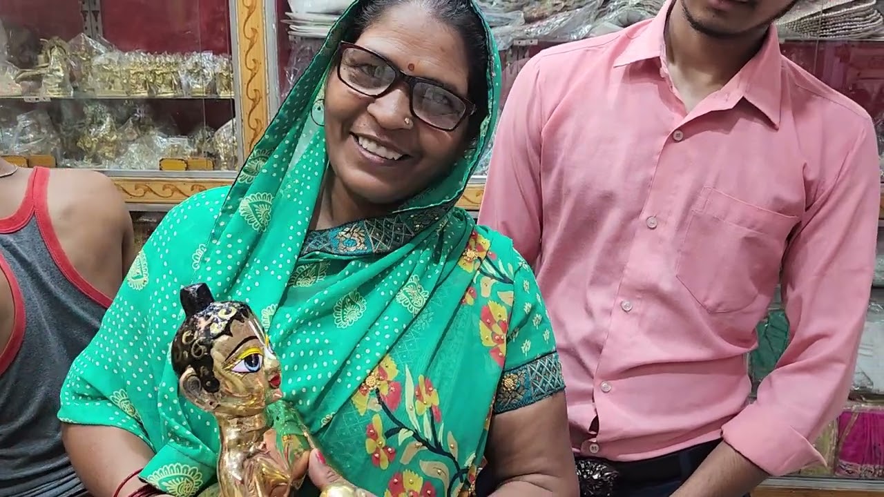 laddu Gopal ji सेवा लेने shop पर आए भक्त 🙏आप भी सेवा लेने आए शॉप पर 9045185328 #janmashtamispecial