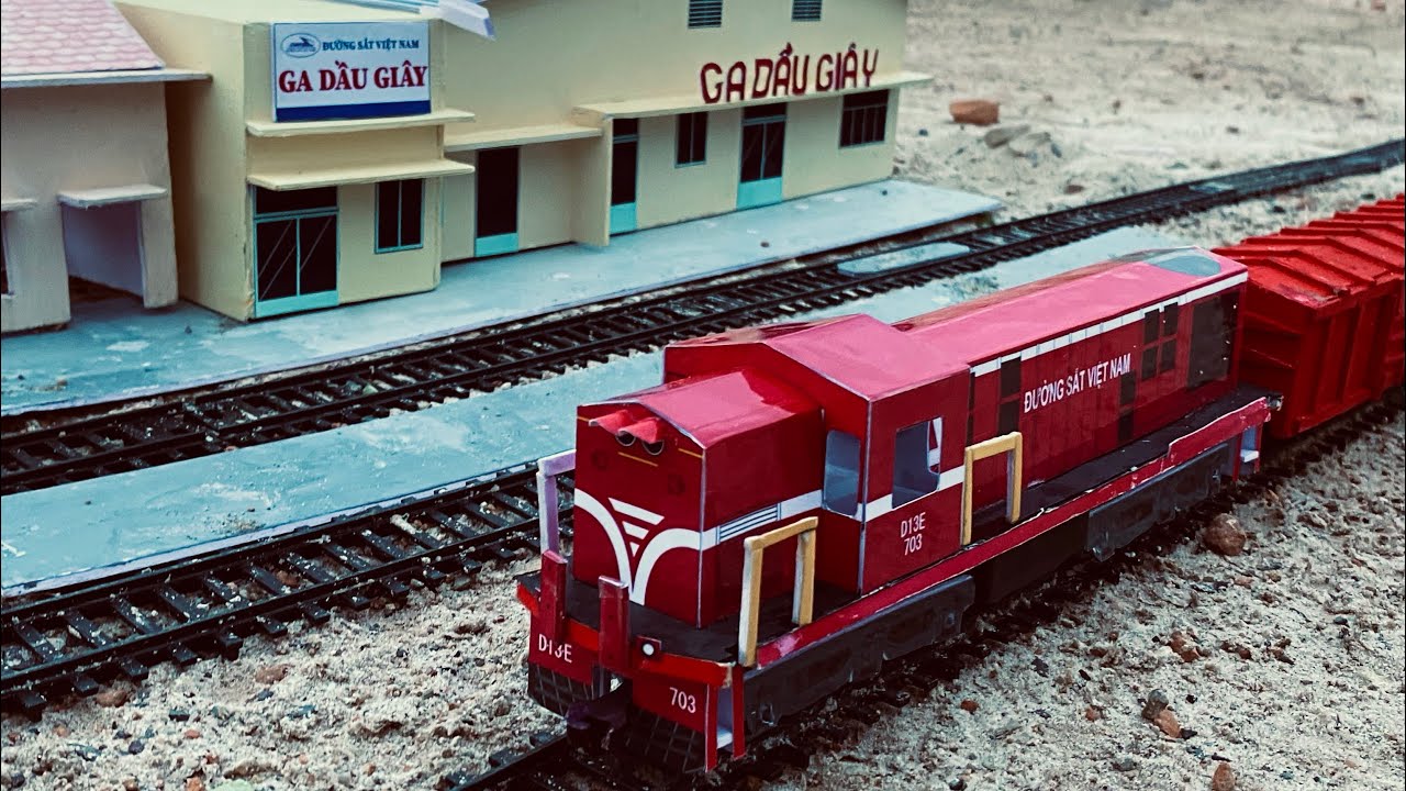 THE FLYING TOY TRAINS vs THE DEATH OF D13E-703!DỐC LÁNH NẠN DẦU GIÂY VÀ SỰ BIẾN MẤT CỦA D13E-703