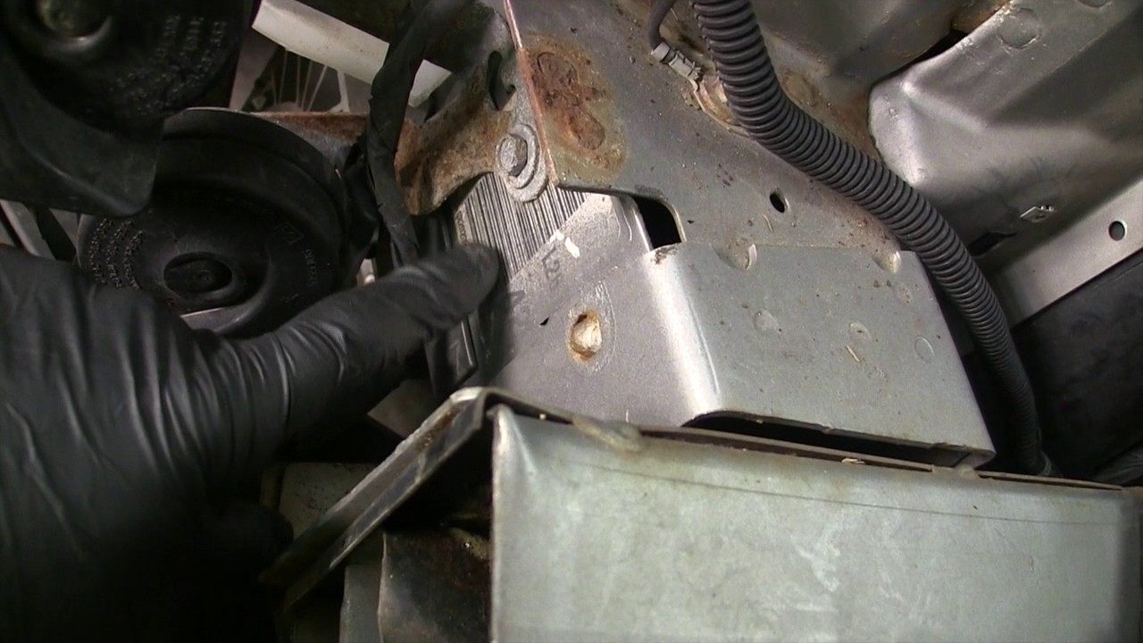 2007 Pontiac Grand Prix part 2 -  More damage assessment and homemade MoClamp