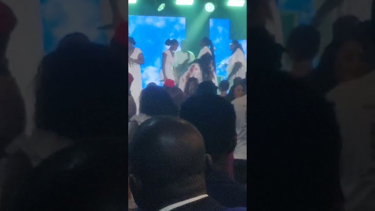 Piesie Esther sings Awurade mo , live performance