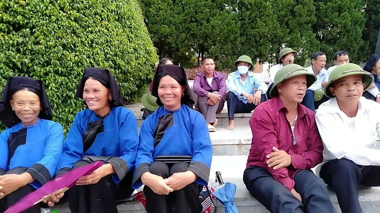 .Gái Yên Trạch hát sli công viên Hoàng Văn Thụ #hatslilangson