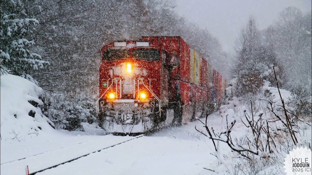 CPKC Southbound 112 CP 7454 at Rousseau 11,30,2025
