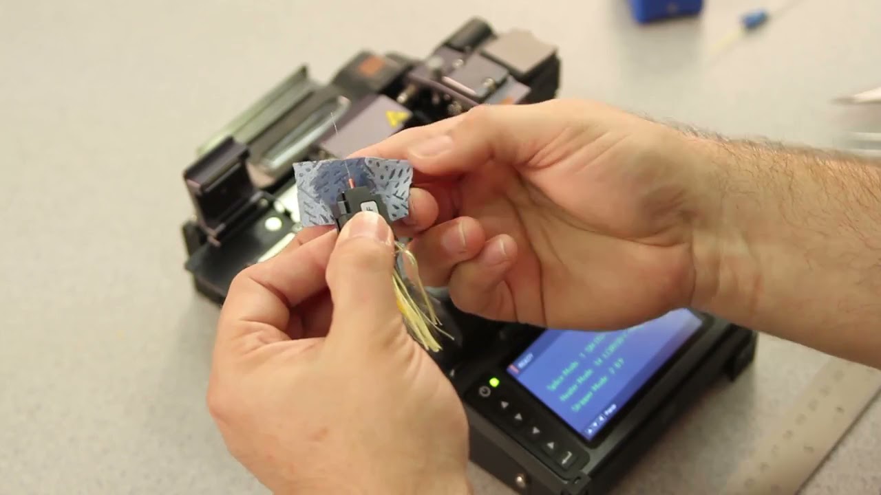 Монтаж LC Splice-On коннектора на кабель 2 мм с помощью Ilsintech SWIFT KF4A с HS-2.5F и HF4-LC