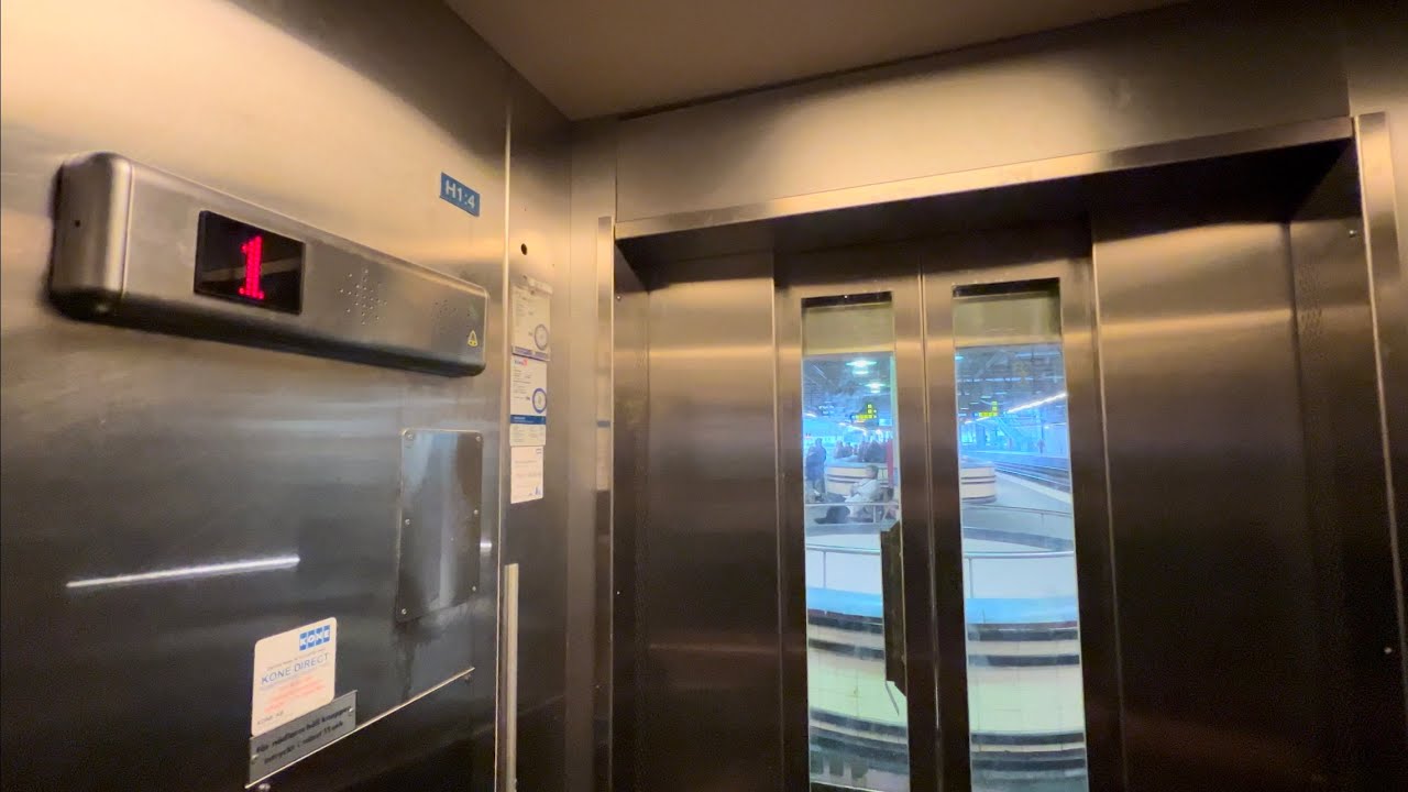 LAST RIDE!!! 1987 DEVE (mod.) Hydraulic Elevator @ Stockholm Centralstation, Stockholm, Sweden.