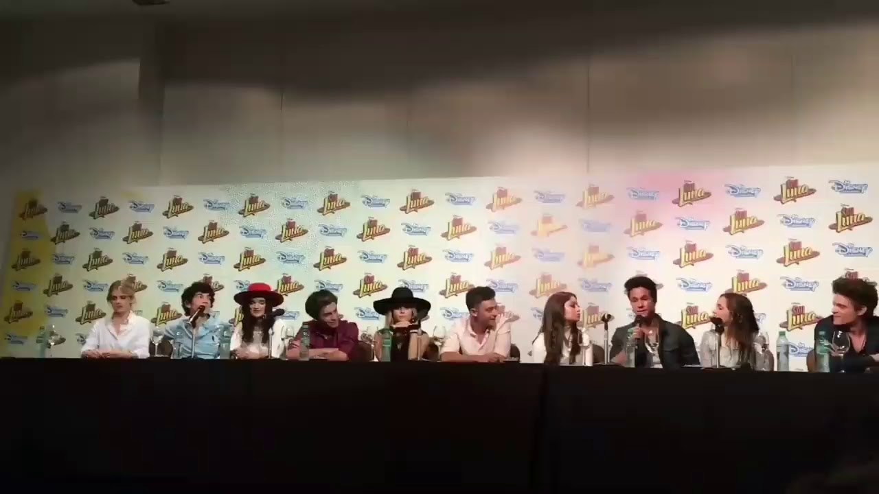 Karol Sevilla y Michael Ronda hablan de Lumon - 1er Conferencia de prensa Soy Luna