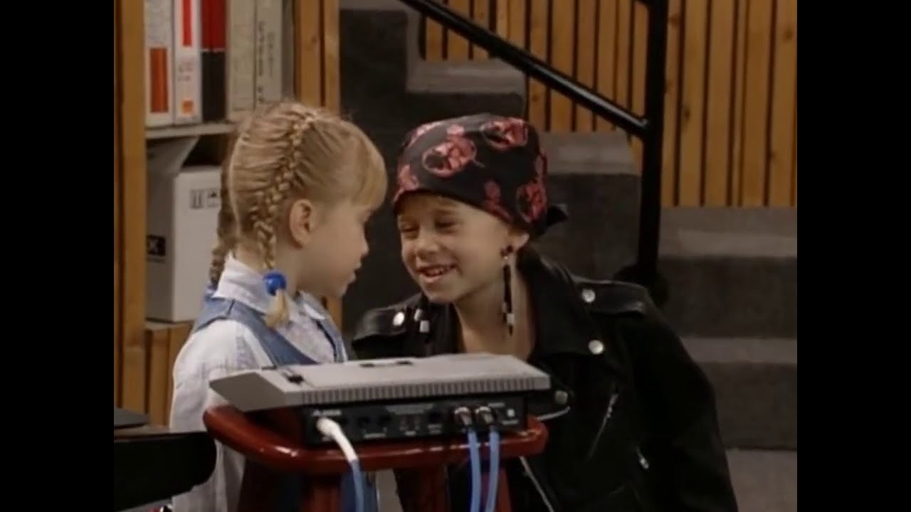 Michelle Breaks The Rules [Full house]