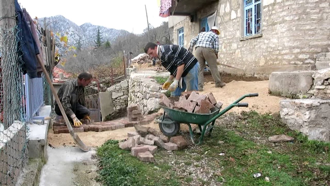 İBRADI CADDELERİ GÜZELLEŞİYOR