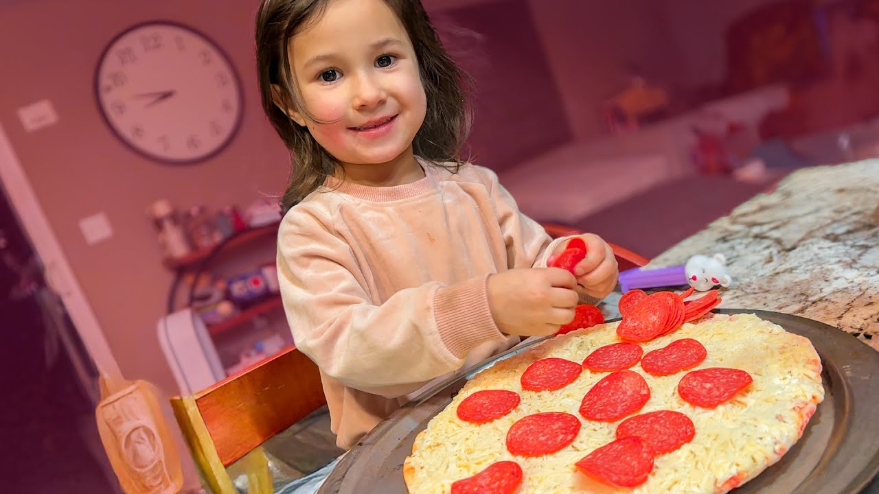 PIZza Party with OAK (the movie ) our FAVORiTE HOLiDAY Videos!