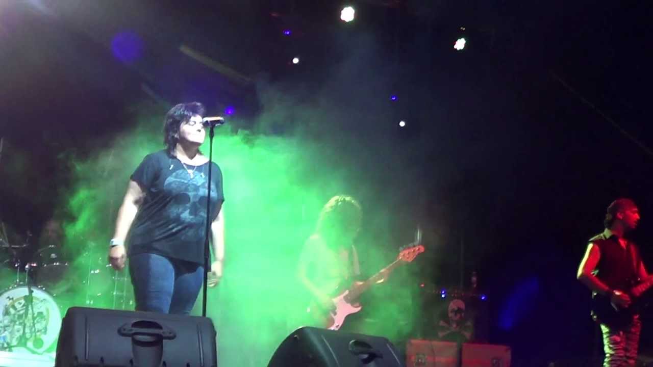 NOTHING ELSE MATTERS - METALLICA Cover - MAIKA BARBERO en directo