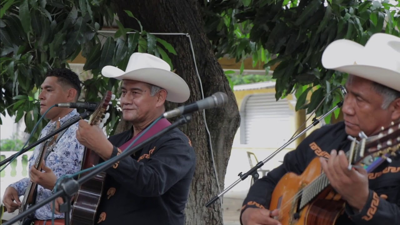 El Condesa del Mar de Bertin y Lalo - Popurrí :Quererte Jamás, Ya me Acostumbre (Video)