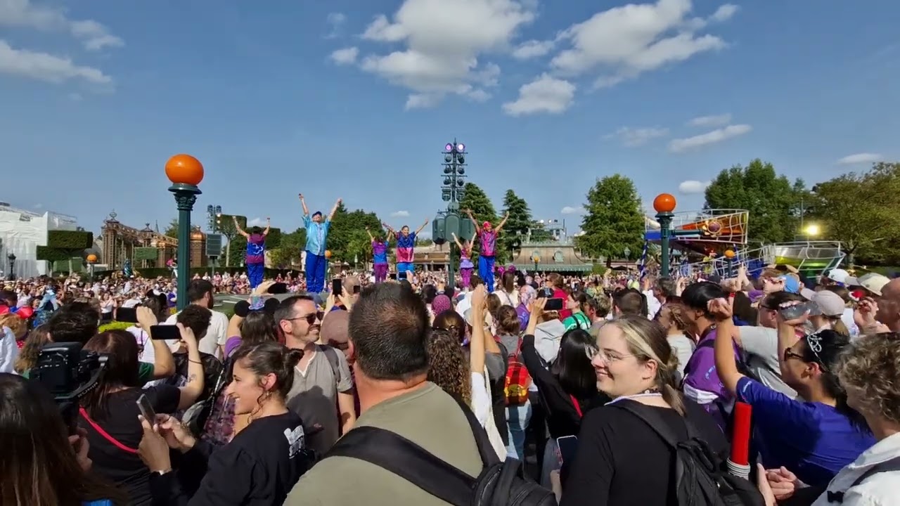 Disney grand final 30 ans - rêvons... et le monde s illume - 3/4  -  ‎@DisneylandParis  #disneyland
