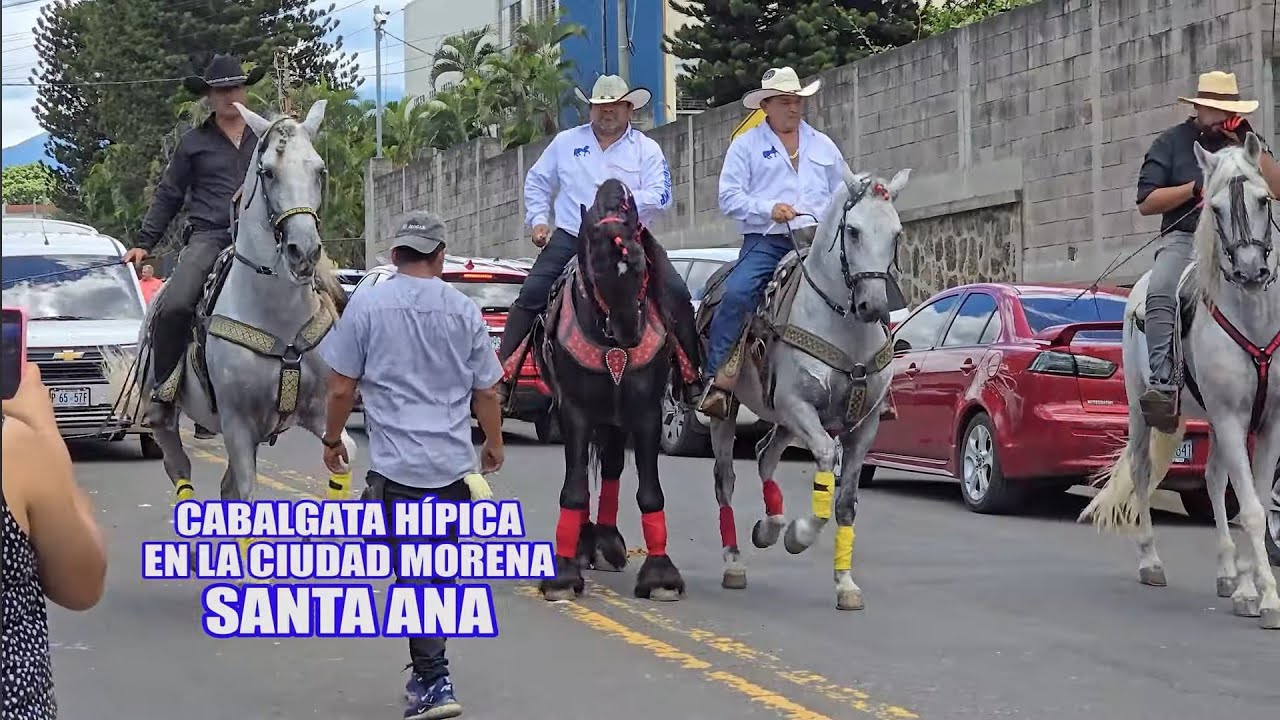 Cabalgata en Las Fiestas Julias de Santa Ana, EL SALVADOR 2024.