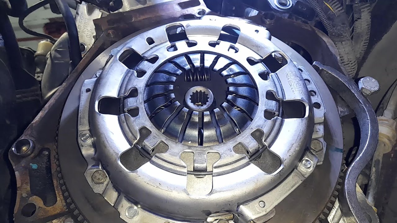 como cambiar embrague chevrolet onix 1.4