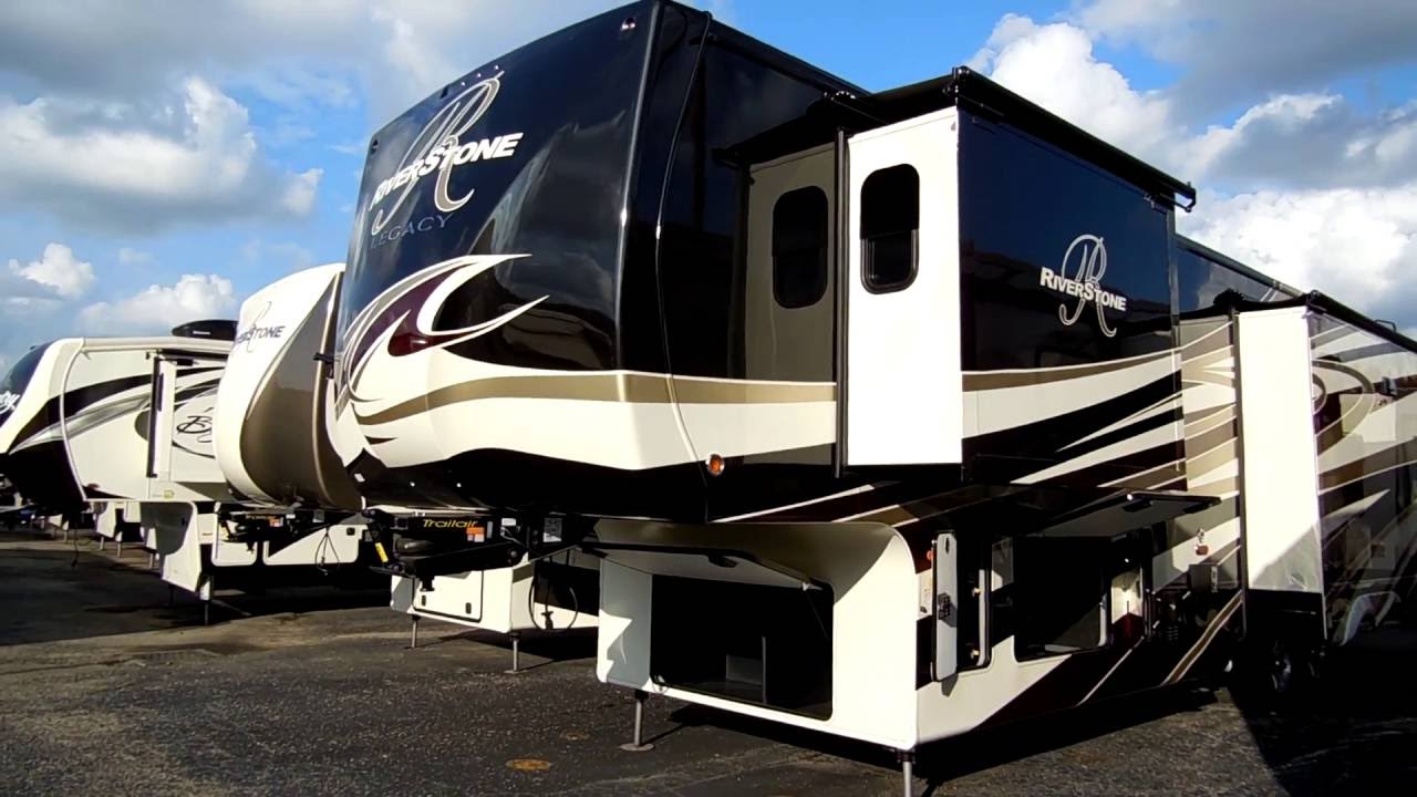 Обзор автодома Riverstone 38MB Legacy Full Time 4 сезона 2017 года от Forestriver