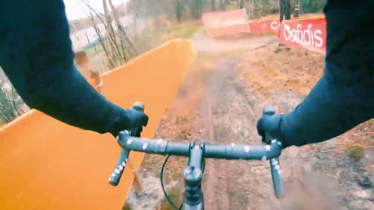 Rondje rijden op het cyclocross parcours van Heusden-Zolder