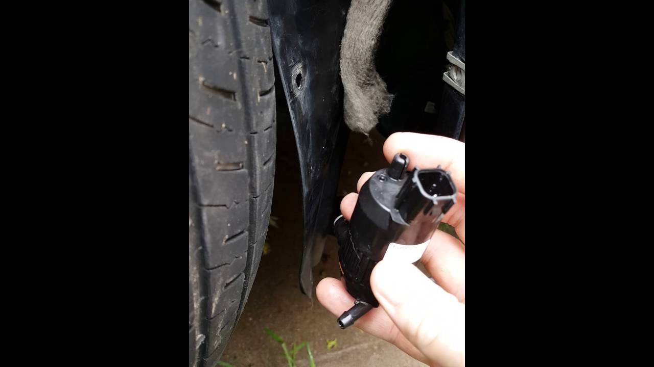 Windshield wiper sprayer pump 2014 Taurus sho