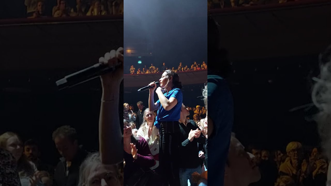 Olivia Ruiz - Remerciements dans le public, puis, J'traine des pieds - Concert L'Olympia 2024