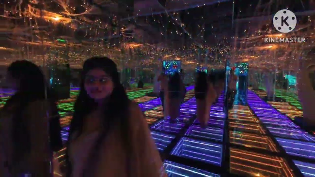Zingverse Mirror House | Kalyan Metro Mall | Mind Blowing Mirror Experience 😍