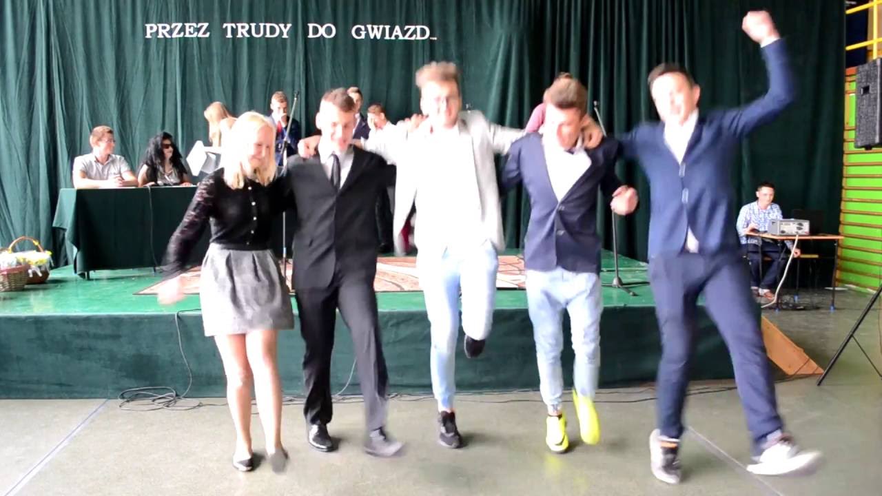 Przywitanie klas pierwszych w zszdynow.