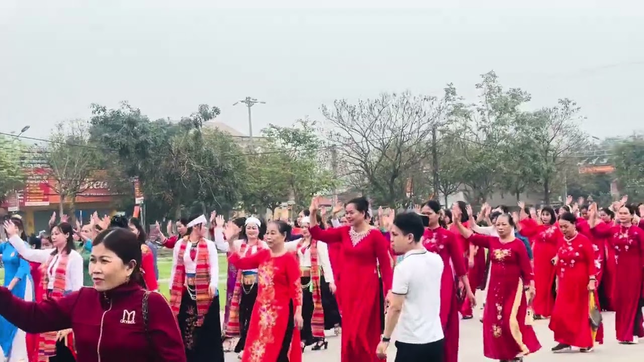 Lễ hội áo dài+ xe đạp tại xã tên thuỷ😍