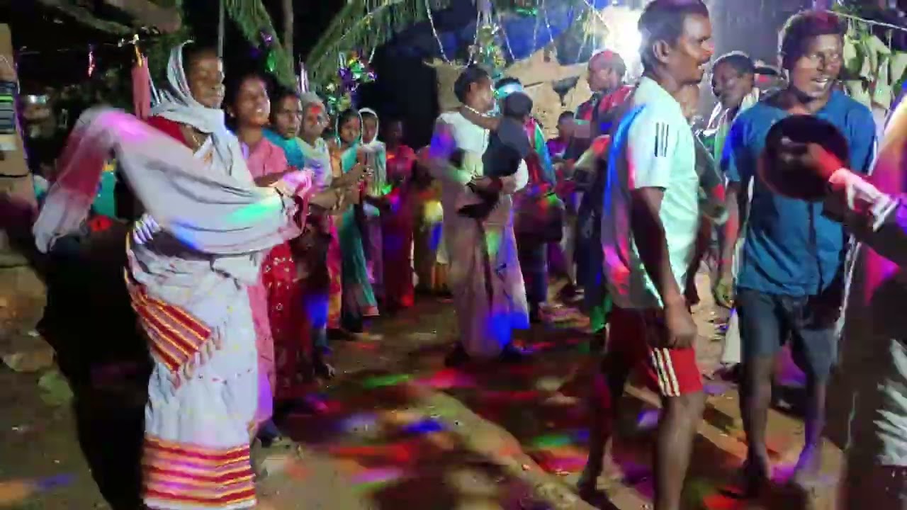 हमारे गांव रुमचु के करम अखाड़ा देख सकते हैं हमारे कलाकार शानदारनाच
