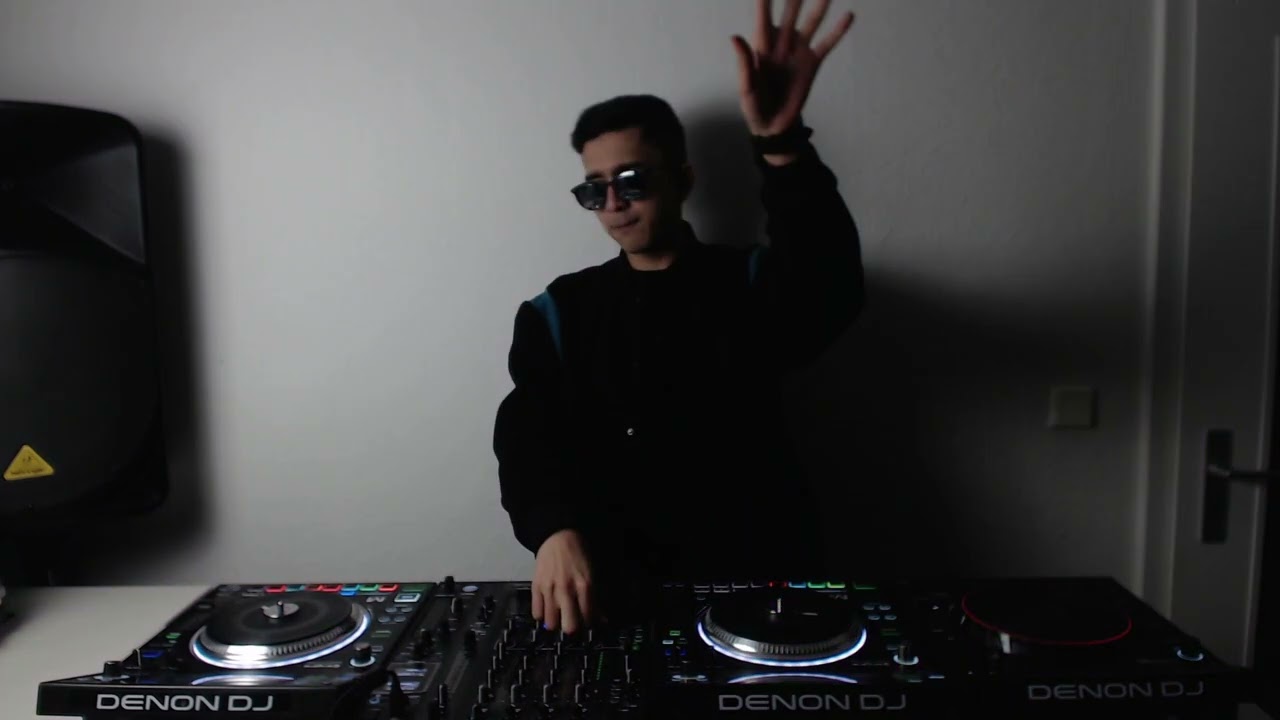 Mixmash Radio 400 Mix by Mutzang