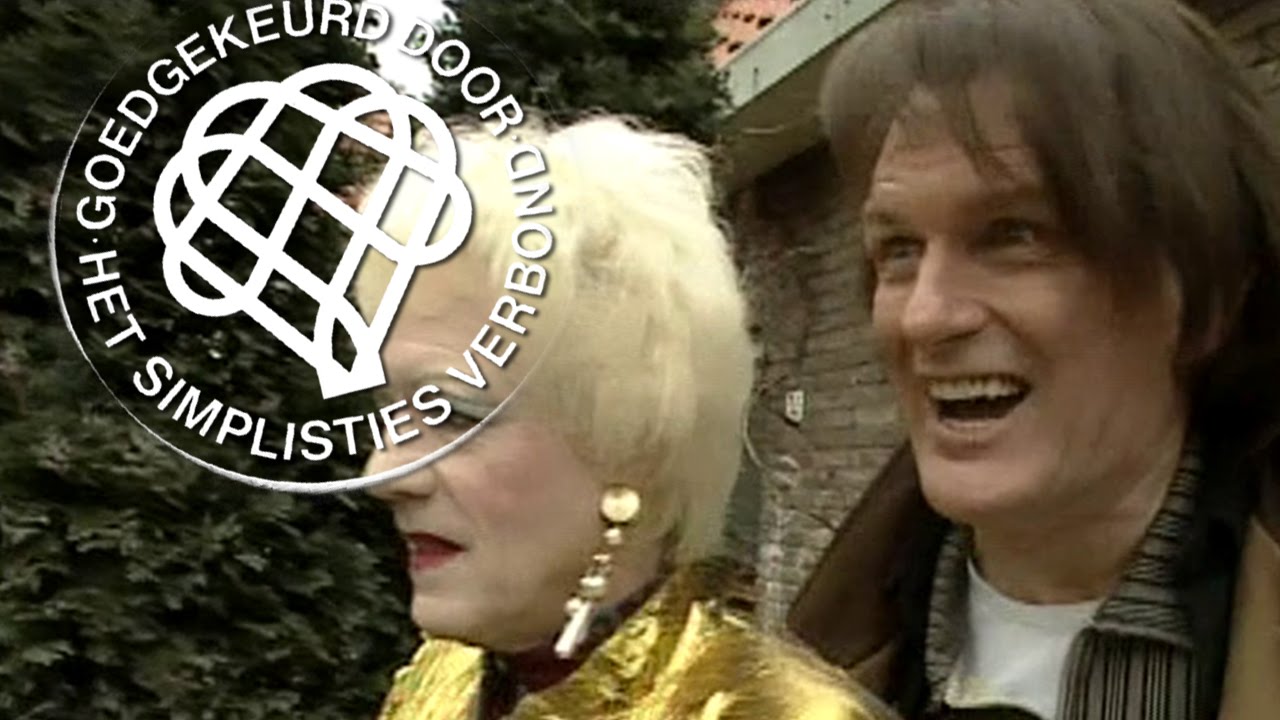 Martin Simek bezoekt een mooie vrouw! - Van Kooten en De Bie