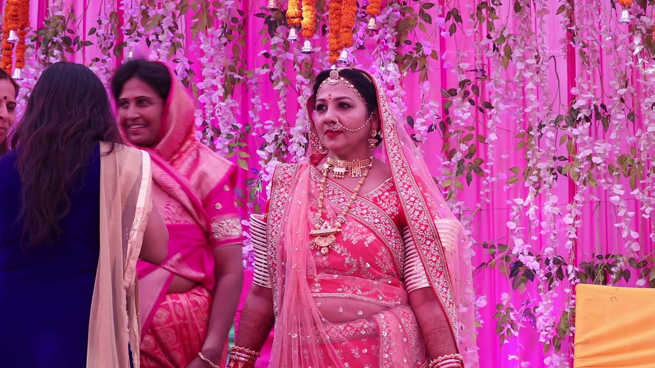 Mayra song... Dekho o sasuji maro pivar ko parivar  by  singer asmita patel