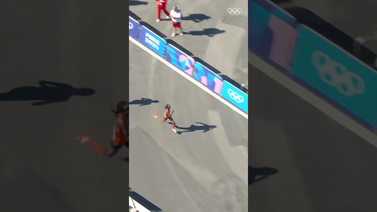 Sifan Hassan's golden run, finishing in 2:22:55 at #Paris2024! 🥇✨