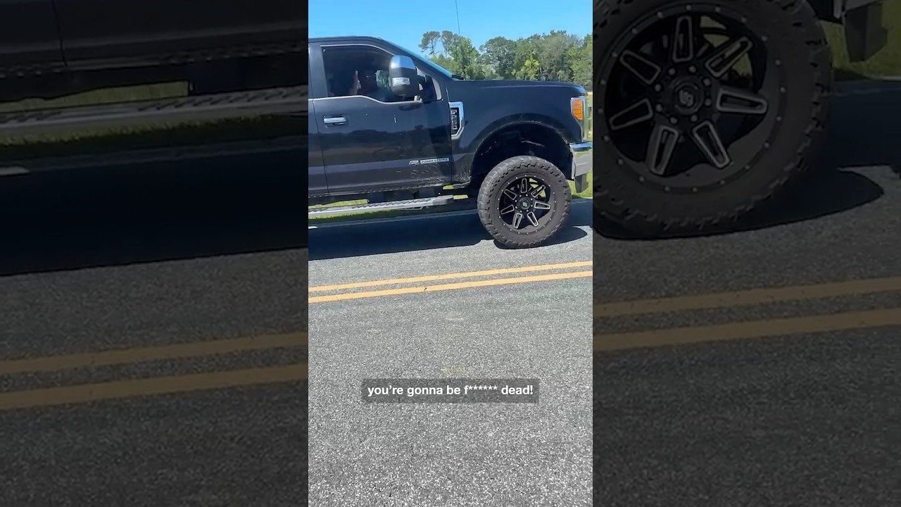 Road raging driver blows up at cyclist