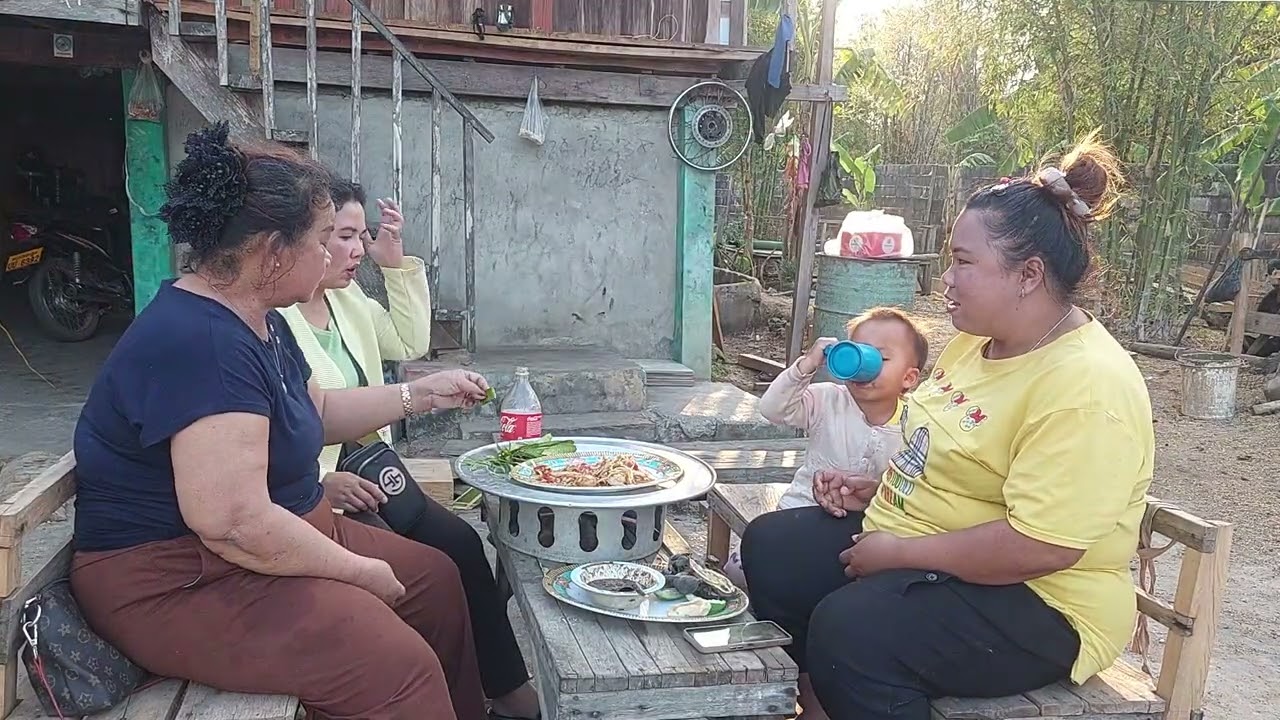 อ้นน้อยอ้นใหญ่มาเล่นนำพากันกินส้มตำทังเผัดทังแชบ