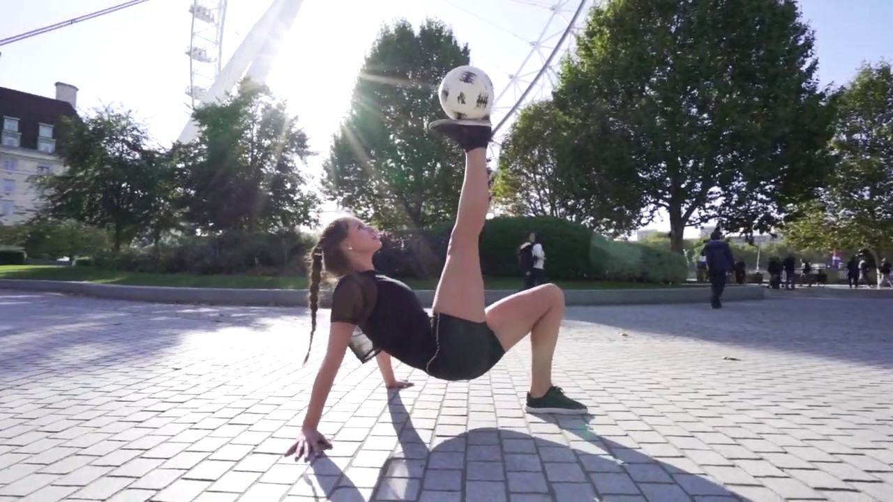 Lia Lewis Football Freestyle Showreel