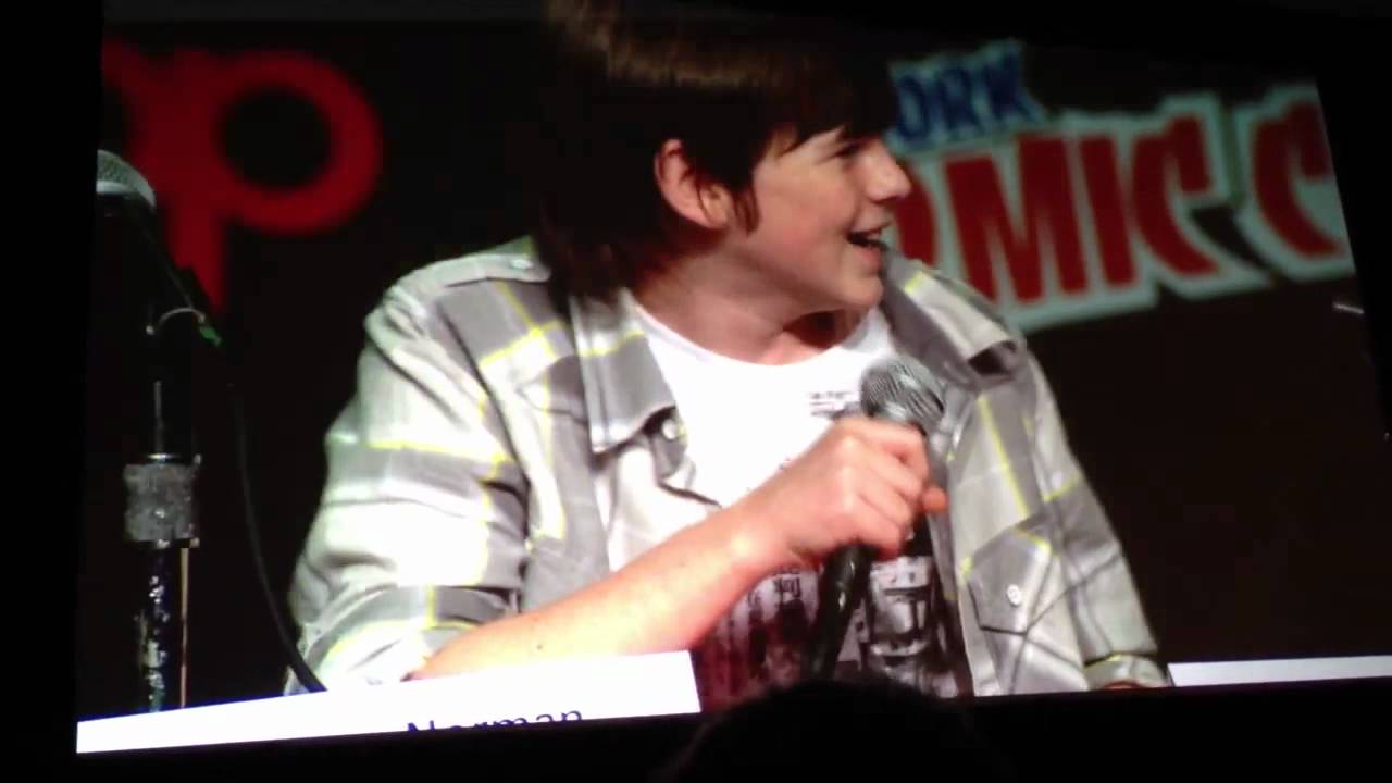 First 13 Minutes of the Walking Dead Panel at NYCC