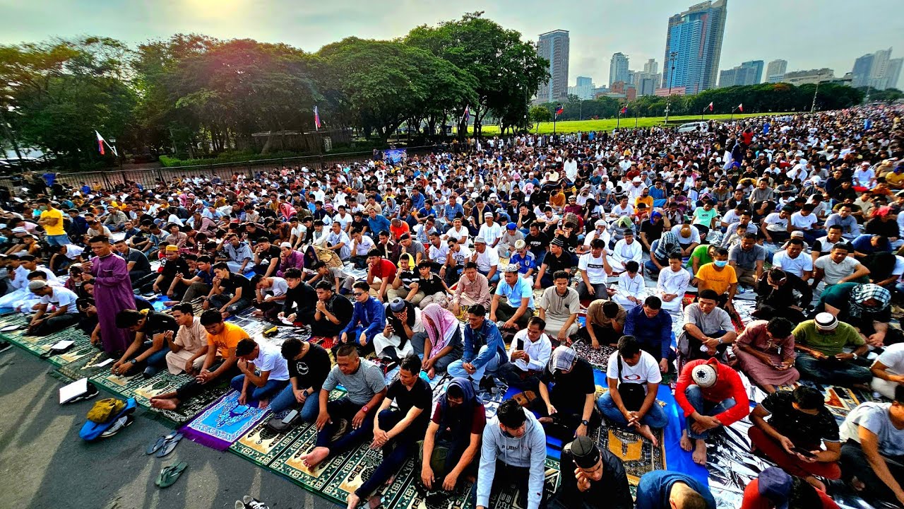 🇵🇭 Eid Al Adha 2023 Prayer at Quarino grandstand Luneta park.  Manila, Philippines 🇵🇭
