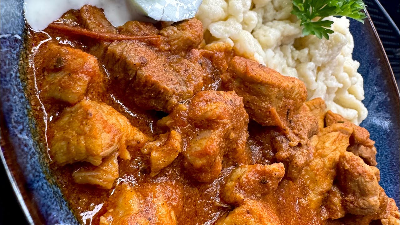 🇭🇺Szaftos sertéspörkölt házi nokedlivel Hongaarse varkensstoof met frisse salade🇳🇱🍜