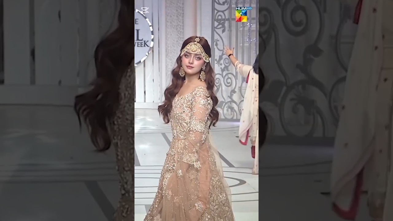 Pakistani actress bridal ramp walk #8Queens #sarahkhan #trendingwalk #foryou #1million #viral