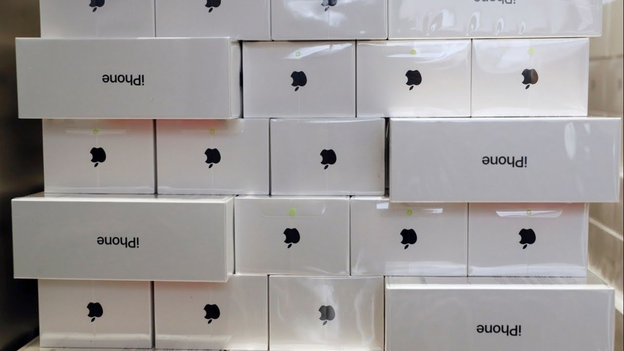 More than 300 iPhone Xs stolen from delivery truck, police say