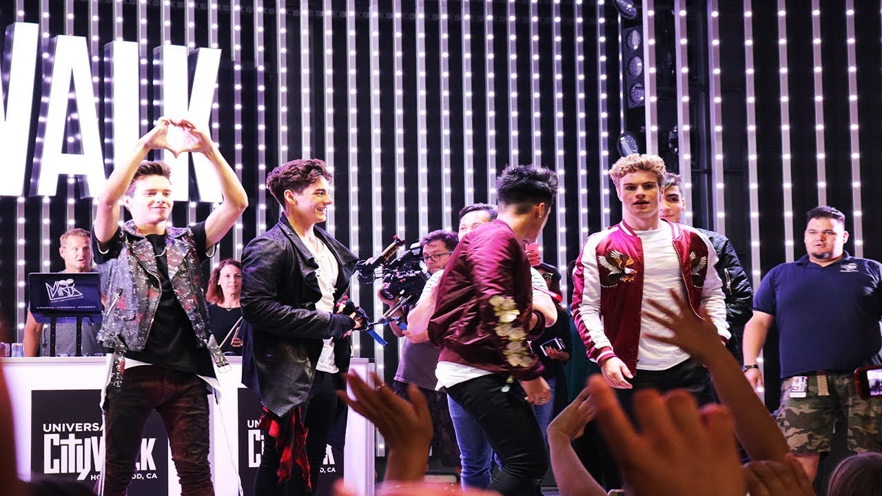 In Real Life - FULL Universal Citywalk Set (8/26/17)