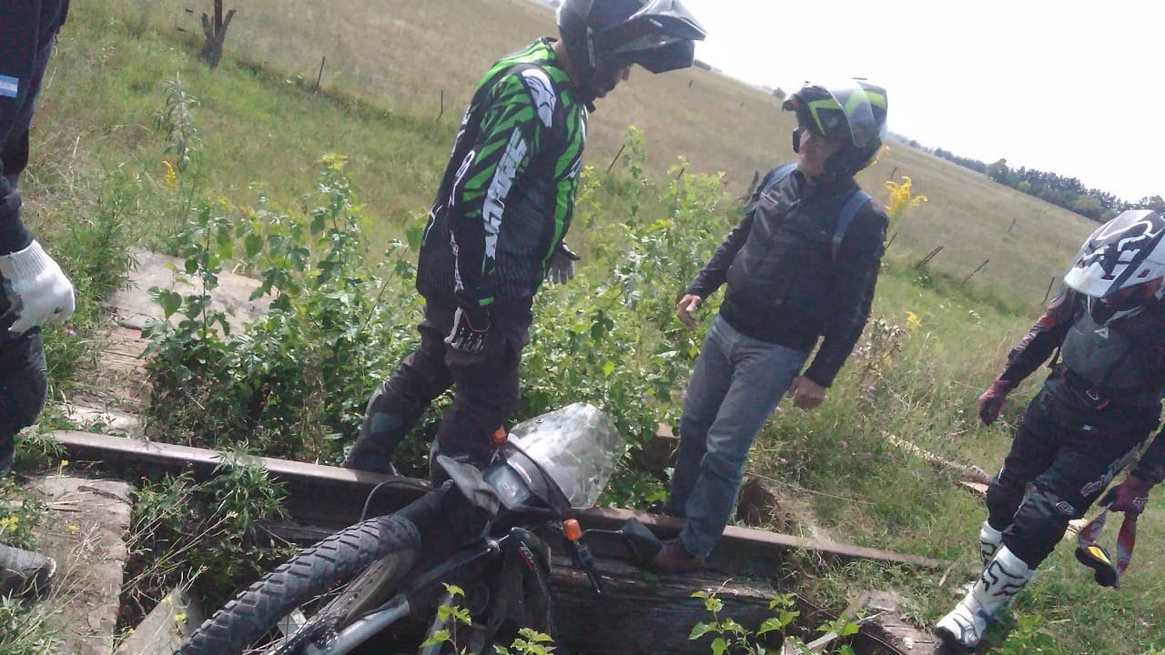 Caminos rurales (Buchanan, Gomez, Domsellar y Bransen) con accidente en vias.