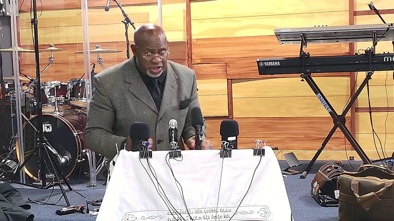 (cam1)  RMBC HebrewClub #311 with Pastor Sandy