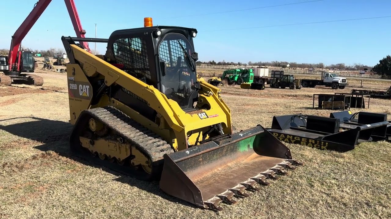 Caterpillar Skidsteer Quick Attach System - How To Use