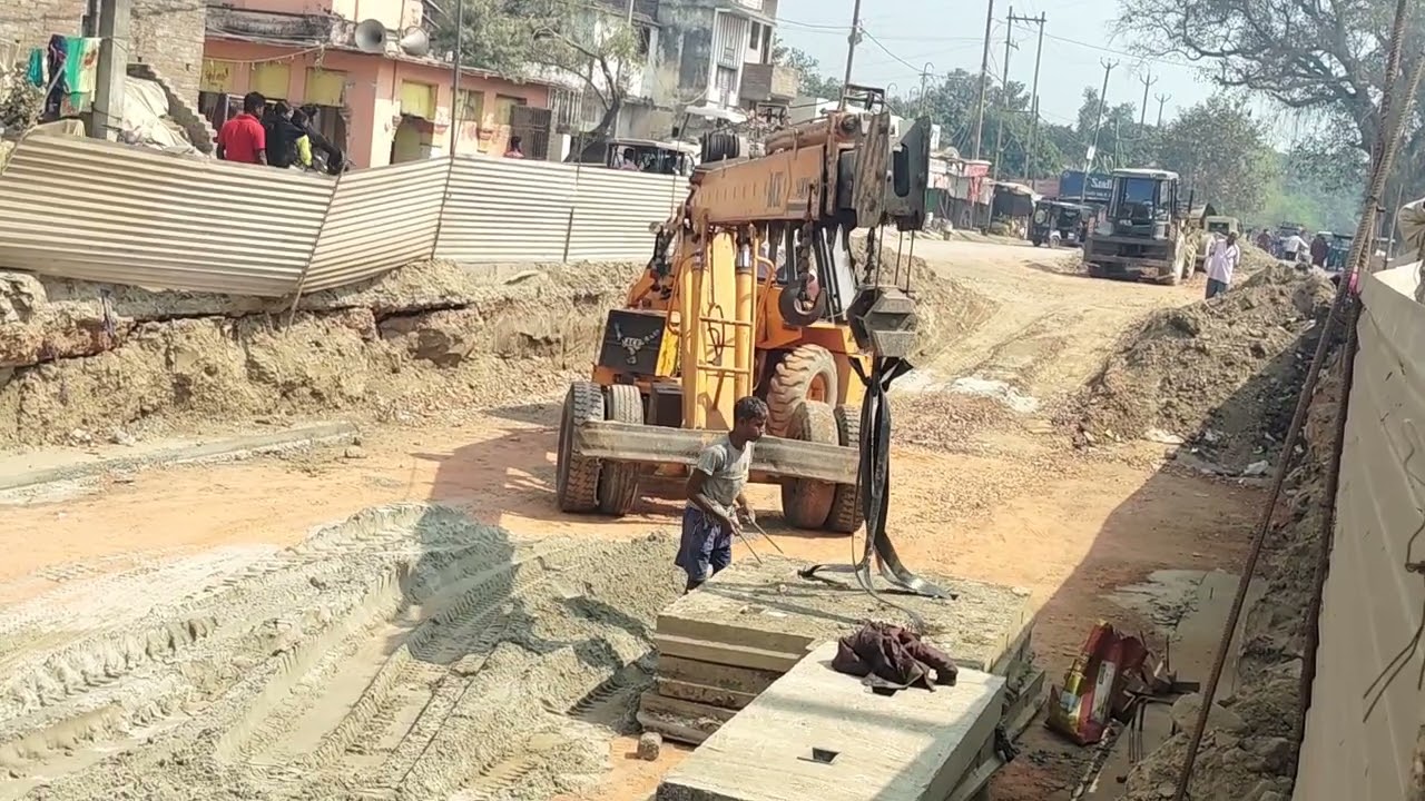 स्पेस टेक्नोलॉजी से ओवर ब्रिज का काम चालू