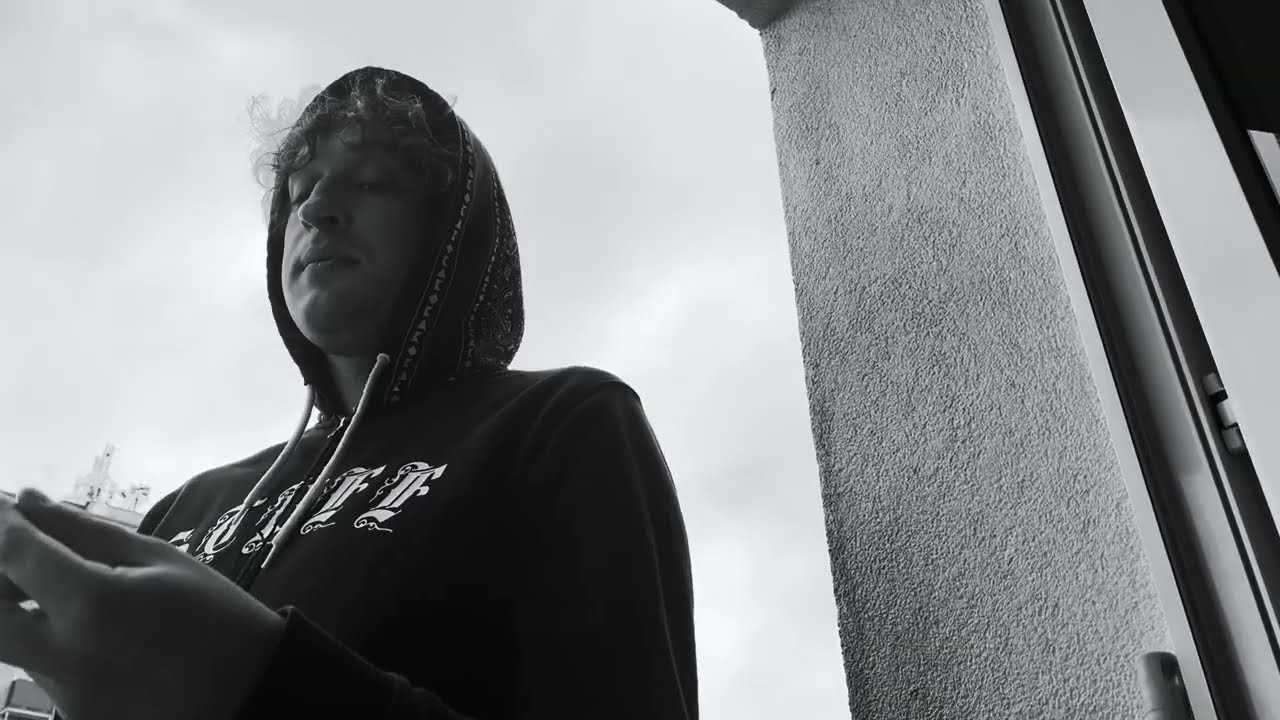 Jerzyk Krzyżyk - bangbangkisskiss (Music Video)
