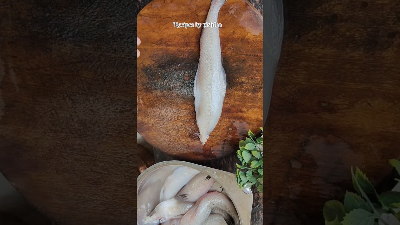योग्य पद्धतीने BOMBIL कसे साफ करायचे...🤔#shorts #bombayduckfish #bombil #how to clean bombil fish