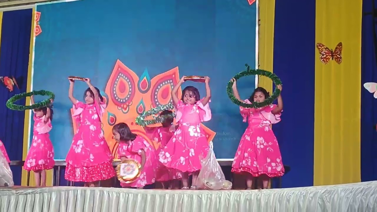 Snow 1st dance in smile kids annul day