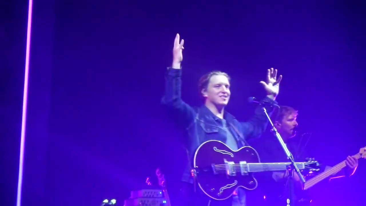 George Ezra singing Shotgun at Newcastle Utilita Arena 20/09/2022